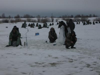 Станислав Егинов пообщался с рыбаками на Алекановском озере